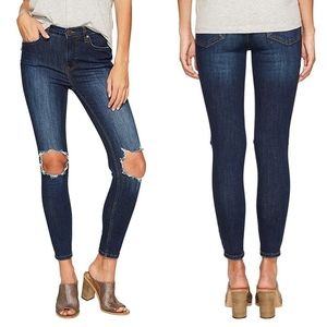🌟LAST CHANCE🌟 Free People Busted Knee Skinny Jeans